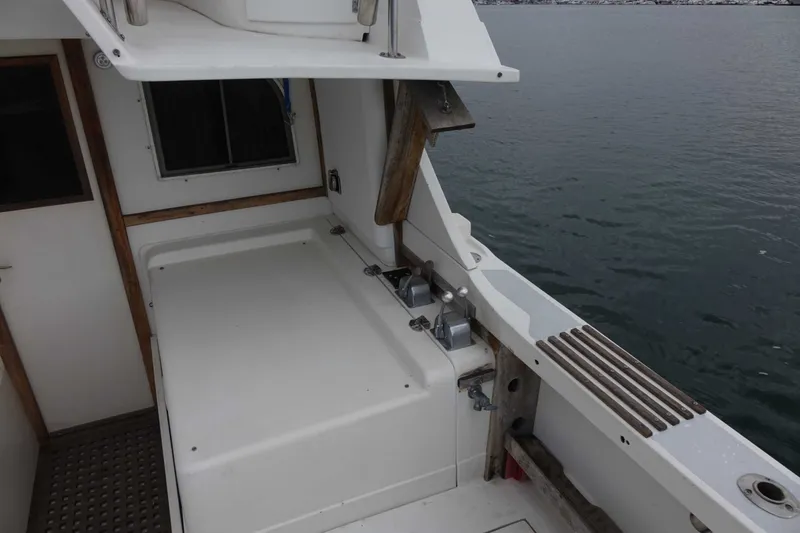 Slide: The Image of Blackfin 29 Flybridge 1988 - 21
