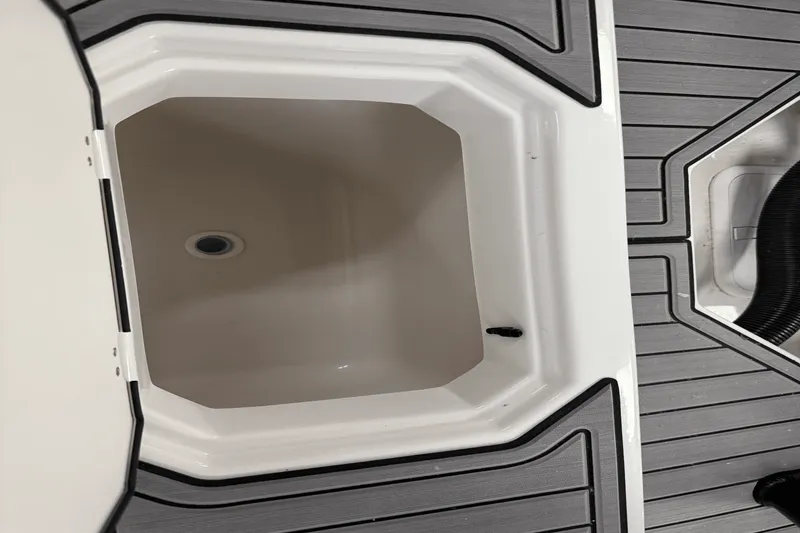 Slide: The Image of Starcraft 211SVX OB 2025 - 32