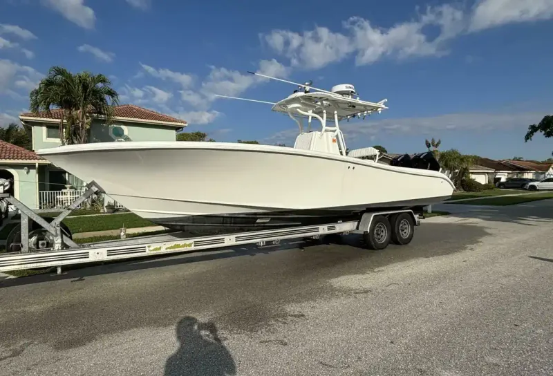 The Image of Yellowfin 29 2012 - 0