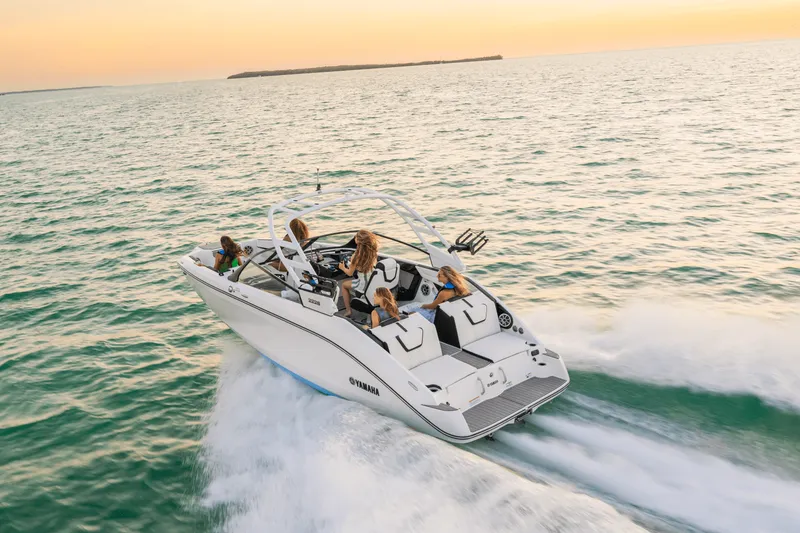 Slide: The Image of Yamaha 222S 2025 - 9