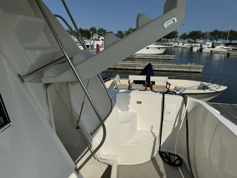 Slide: The Image of Bayliner 5288 PILOTHOUSE MOTORHOUSE 2000 - 17