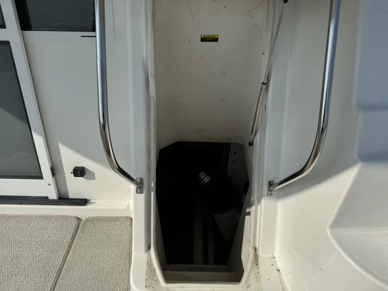 Slide: The Image of Bayliner 5288 PILOTHOUSE MOTORHOUSE 2000 - 18