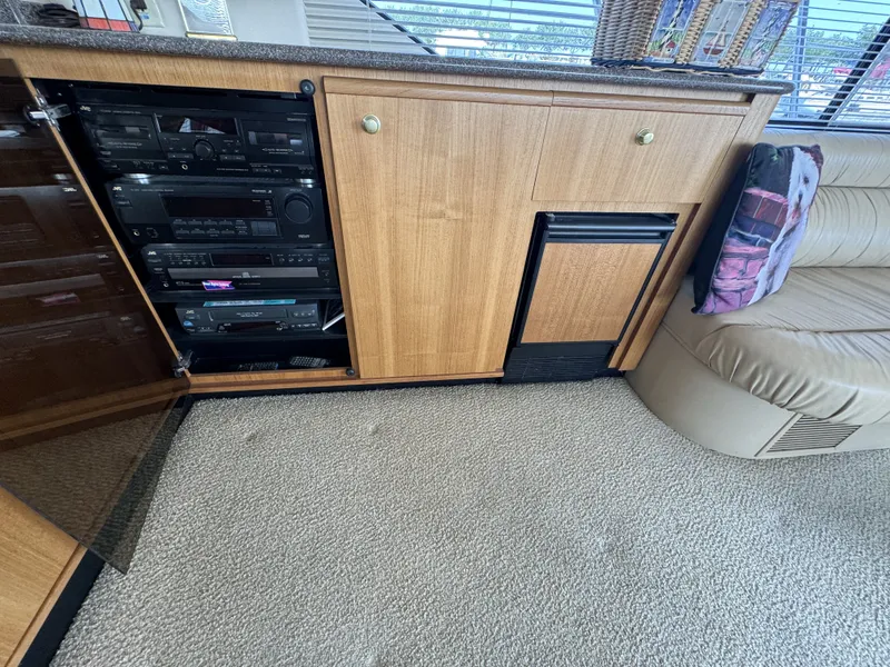 Slide: The Image of Bayliner 5288 PILOTHOUSE MOTORHOUSE 2000 - 25