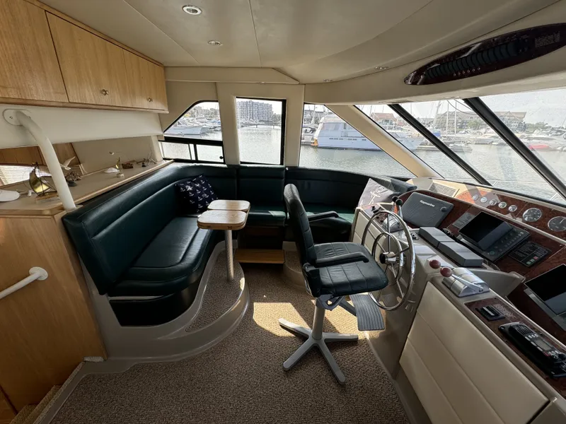 Slide: The Image of Bayliner 5288 PILOTHOUSE MOTORHOUSE 2000 - 27