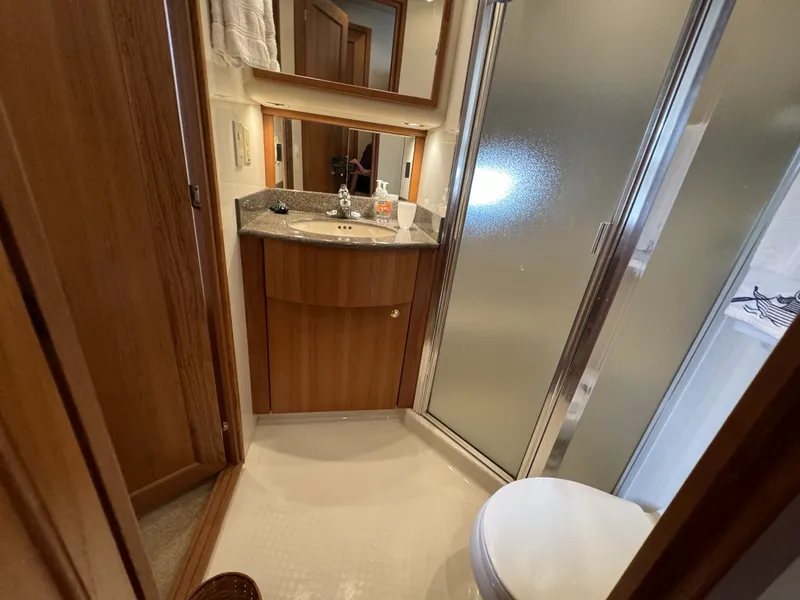 Slide: The Image of Bayliner 5288 PILOTHOUSE MOTORHOUSE 2000 - 32