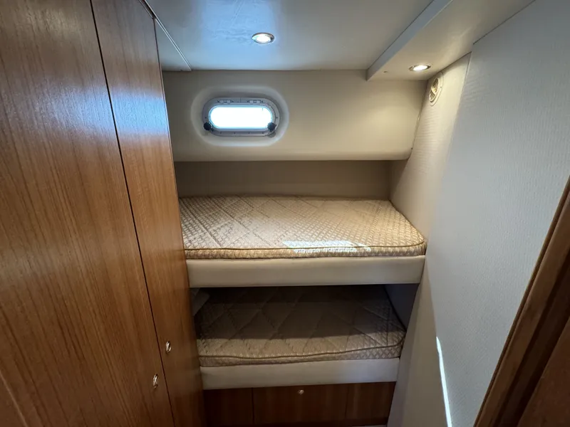 Slide: The Image of Bayliner 5288 PILOTHOUSE MOTORHOUSE 2000 - 35