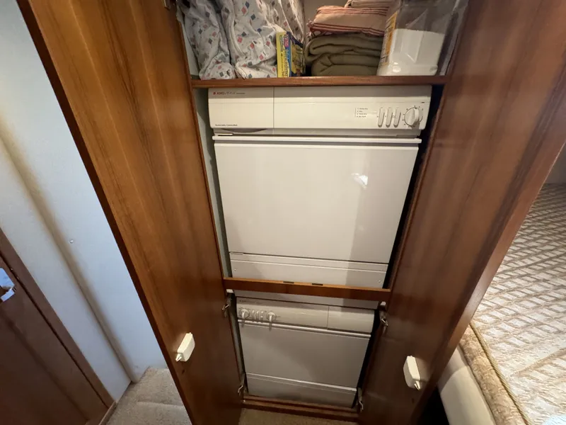 Slide: The Image of Bayliner 5288 PILOTHOUSE MOTORHOUSE 2000 - 40