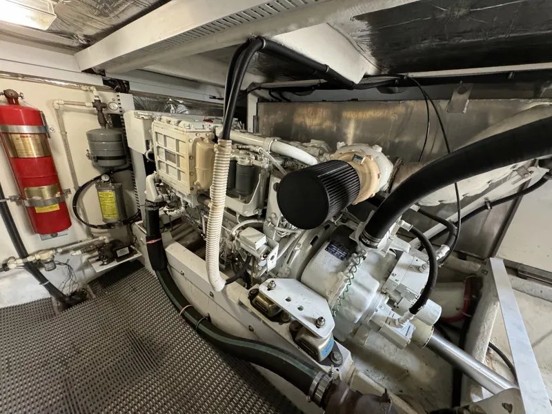 Slide: The Image of Bayliner 5288 PILOTHOUSE MOTORHOUSE 2000 - 51