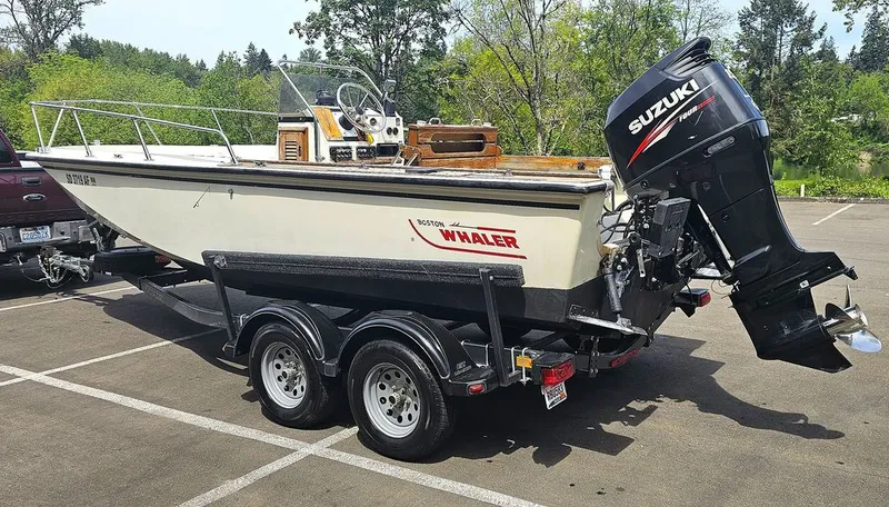 Slide: The Image of Boston Whaler 20 Outrage 1987 - 2