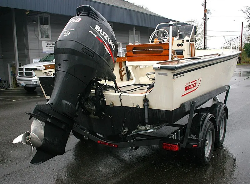Slide: The Image of Boston Whaler 20 Outrage 1987 - 12