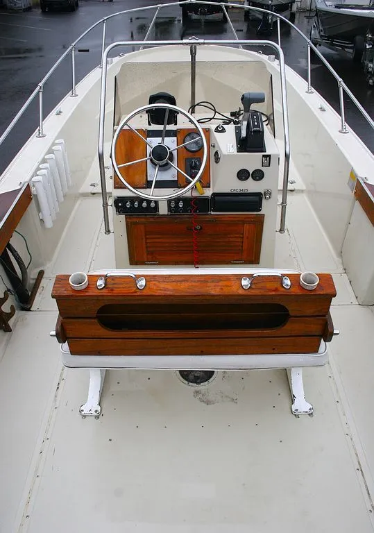 Slide: The Image of Boston Whaler 20 Outrage 1987 - 4