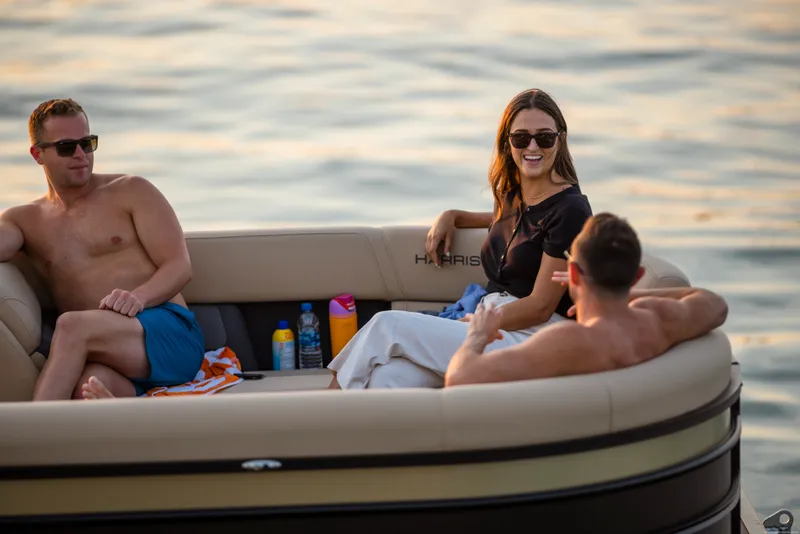 Slide: The Image of Harris Cruiser 230 2025 - 3