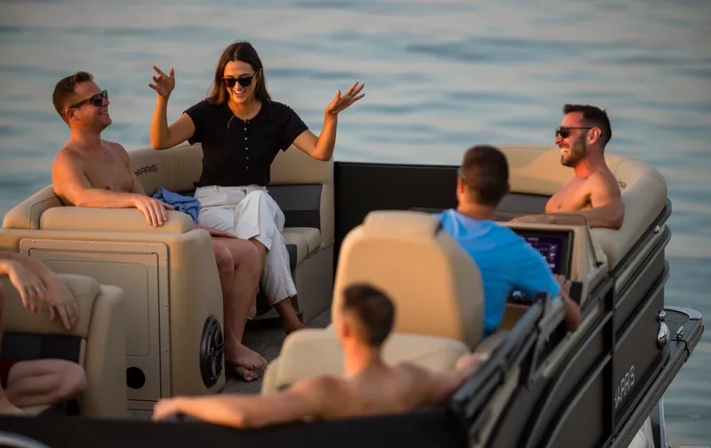 Slide: The Image of Harris Cruiser 230 2025 - 4