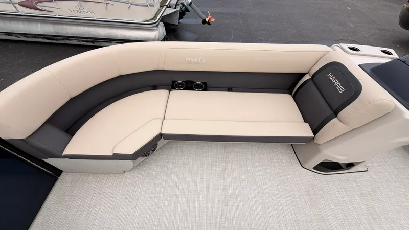 Slide: The Image of Harris 230 Cruiser 2025 - 14
