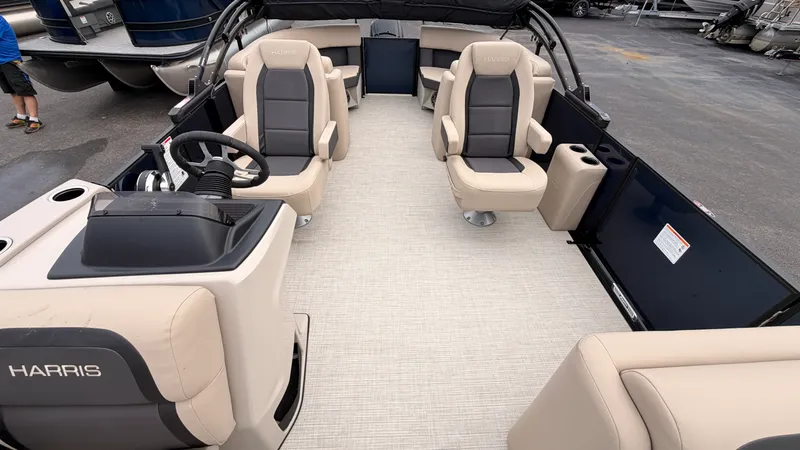 Slide: The Image of Harris 230 Cruiser 2025 - 25