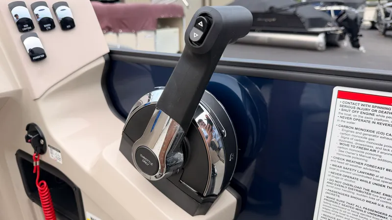Slide: The Image of Harris 230 Cruiser 2025 - 39
