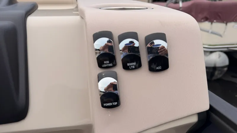 Slide: The Image of Harris 230 Cruiser 2025 - 37