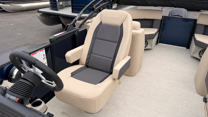 Slide: The Image of Harris 230 Cruiser 2025 - 31