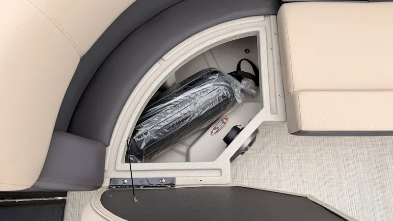 Slide: The Image of Harris 230 Cruiser 2025 - 16