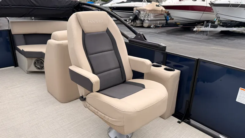 Slide: The Image of Harris 230 Cruiser 2025 - 26