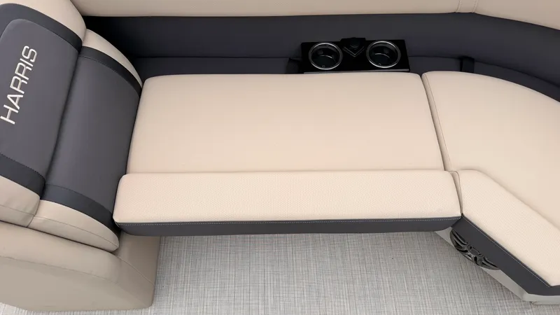 Slide: The Image of Harris 230 Cruiser 2025 - 22
