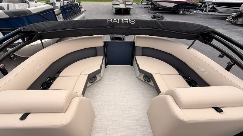 Slide: The Image of Harris 230 Cruiser 2025 - 43