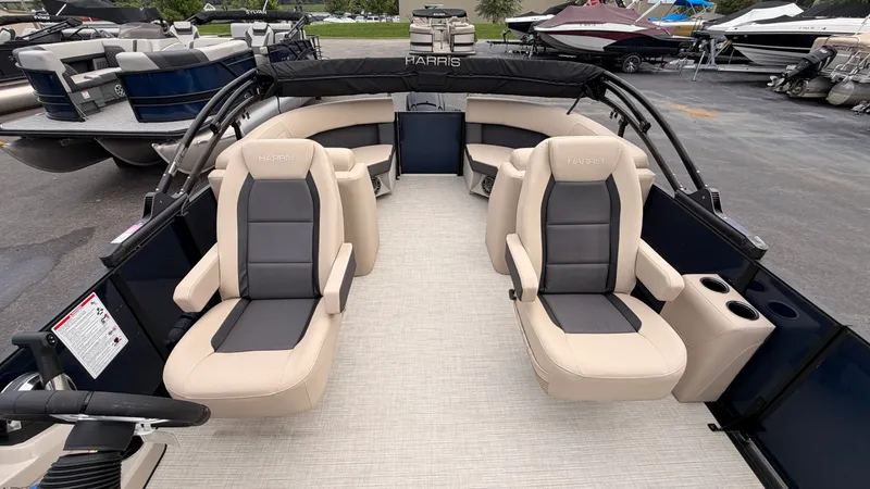 Slide: The Image of Harris 230 Cruiser 2025 - 42