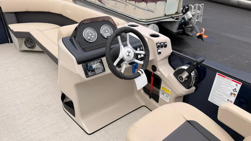 Slide: The Image of Harris 230 Cruiser 2025 - 32