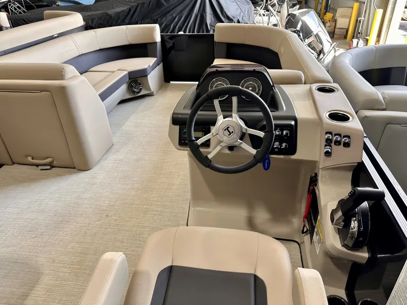 Slide: The Image of Harris 230 Cruiser 2025 - 11