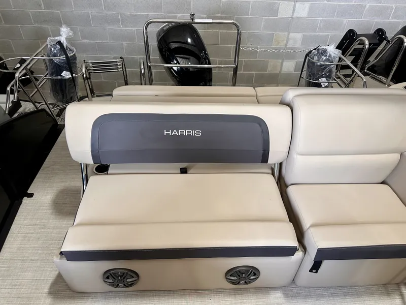 Slide: The Image of Harris 230 Cruiser 2025 - 15