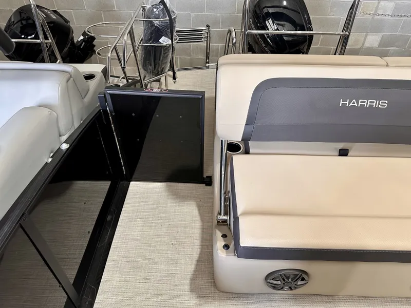 Slide: The Image of Harris 230 Cruiser 2025 - 16