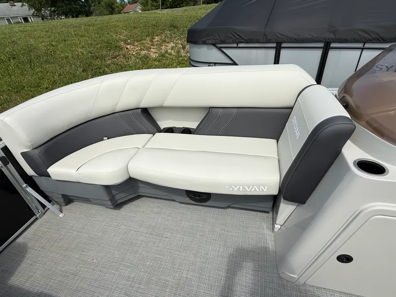 Slide: The Image of Sylvan MIRAGE 820 2025 - 7