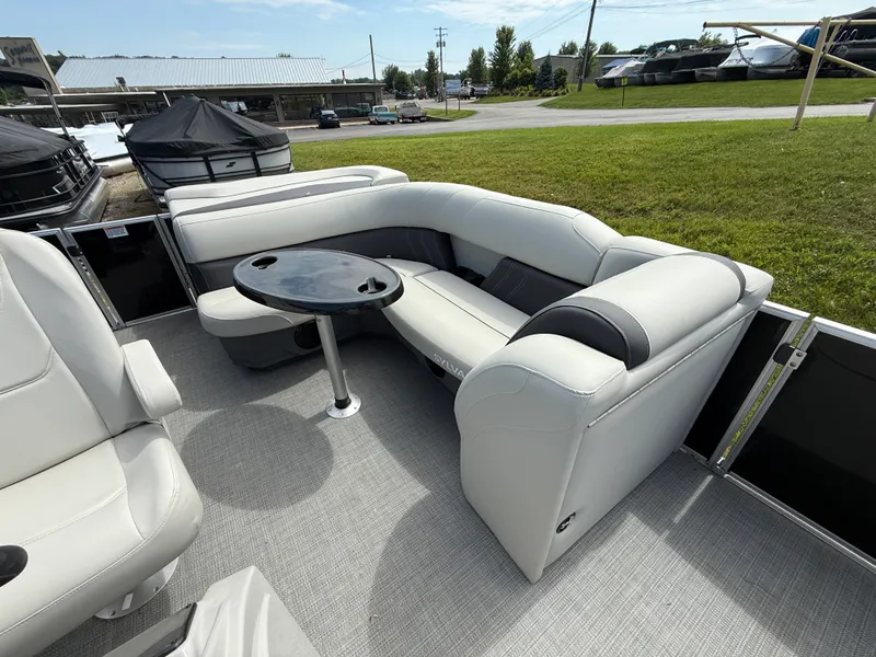 Slide: The Image of Sylvan MIRAGE 820 2025 - 21