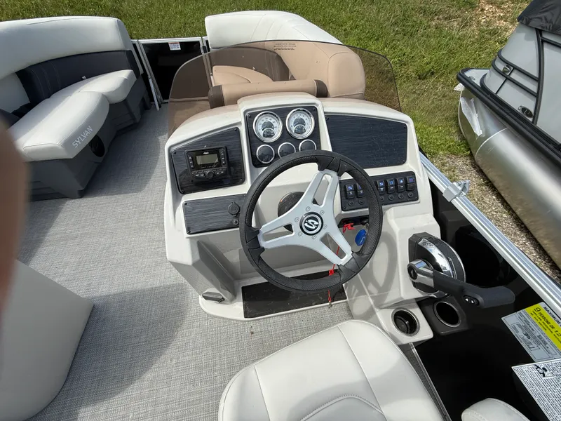 Slide: The Image of Sylvan MIRAGE 820 2025 - 13