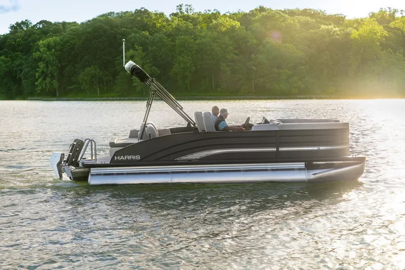 Slide: The Image of Harris Cruiser 230 2025 - 0