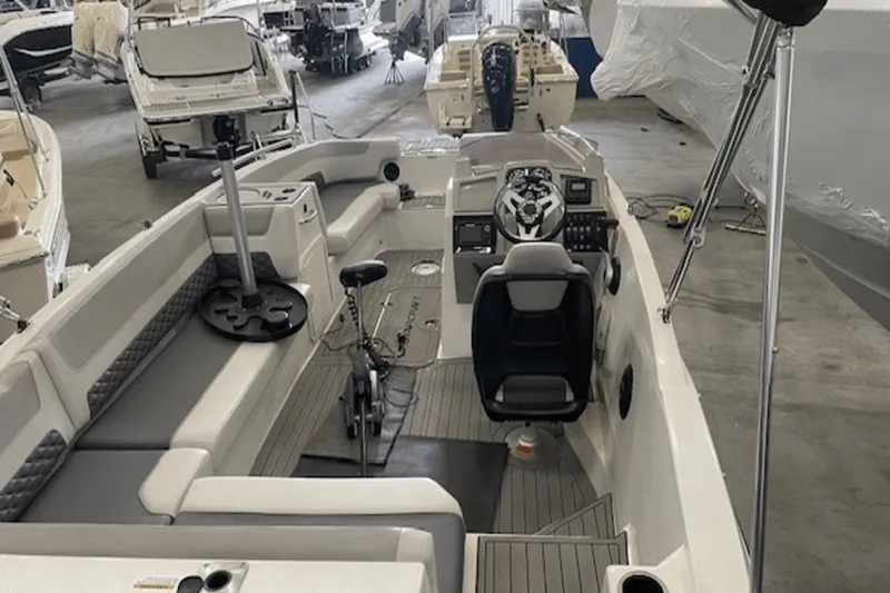 Slide: The Image of Starcraft 211SVX OB 2025 - 4