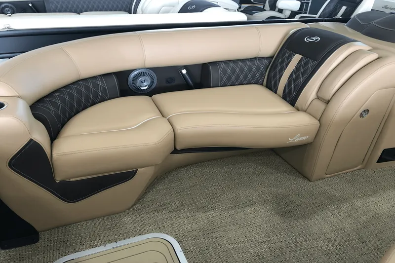 Slide: The Image of Barletta LUSSO23U 2025 - 12