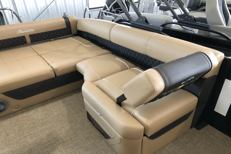 Slide: The Image of Barletta LUSSO23U 2025 - 16