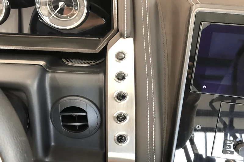 Slide: The Image of Barletta LUSSO23U 2025 - 29