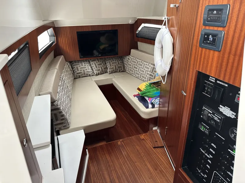 Slide: The Image of Pursuit S 428 2022 - 25