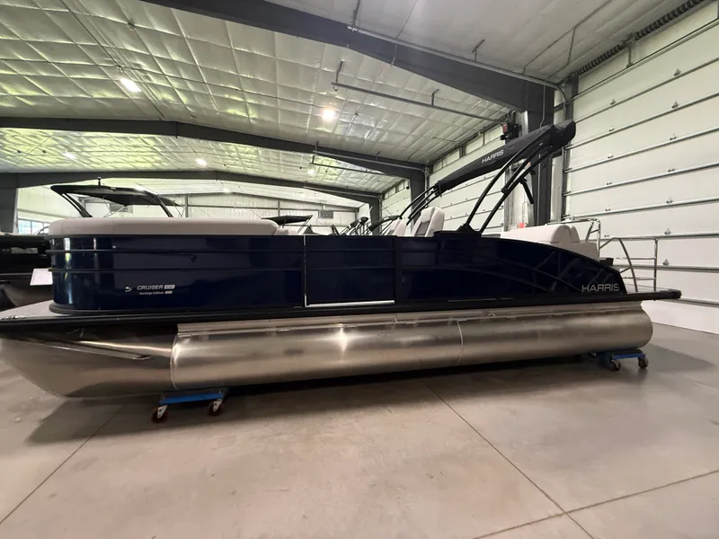 Slide: The Image of Harris Cruiser 230 2026 - 3