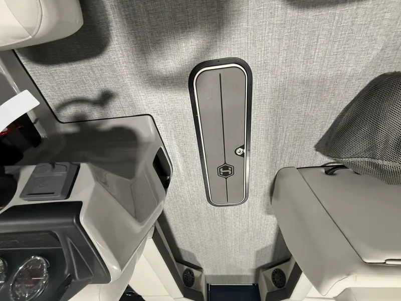 Slide: The Image of Harris Cruiser 230 2026 - 20