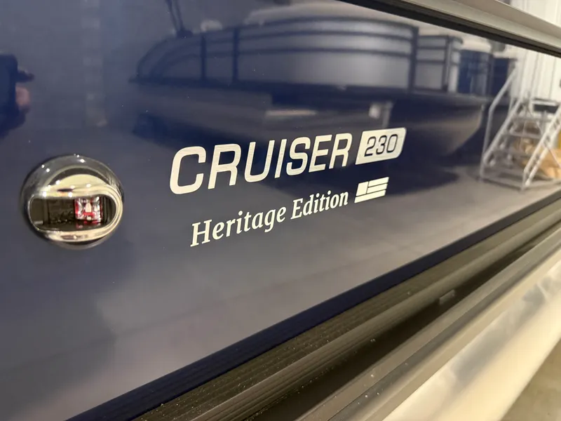Slide: The Image of Harris Cruiser 230 2026 - 23