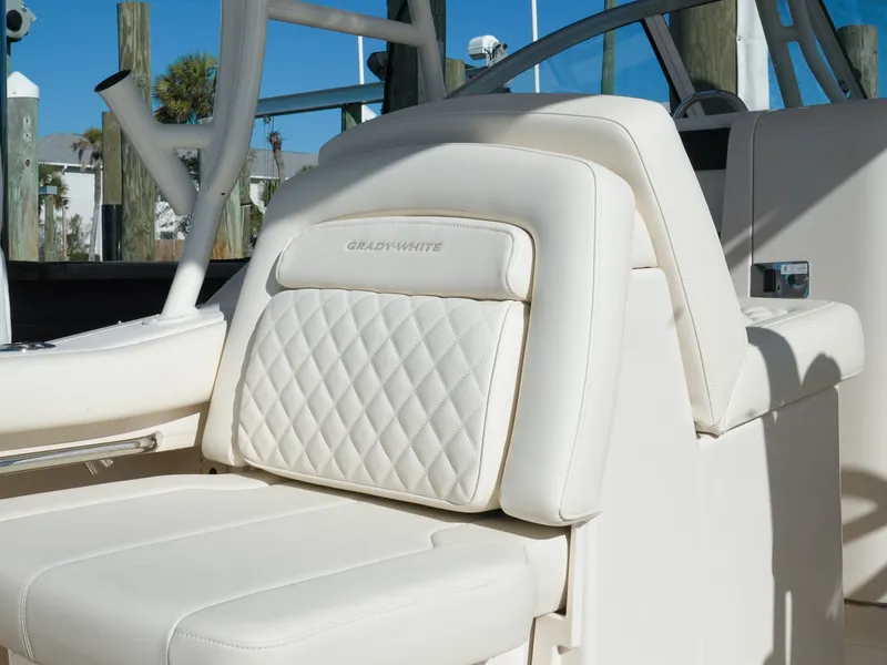 Slide: The Image of Grady-White Freedom 235 2026 - 13