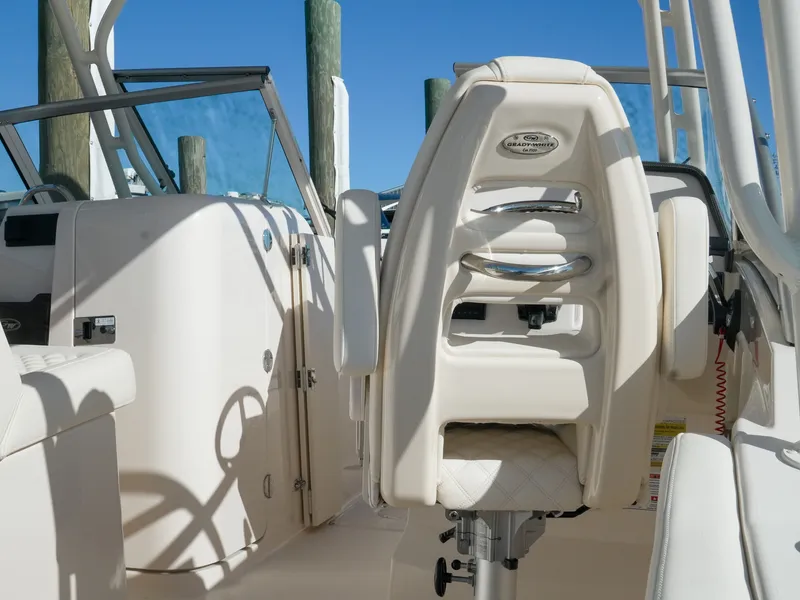 Slide: The Image of Grady-White Freedom 235 2026 - 14