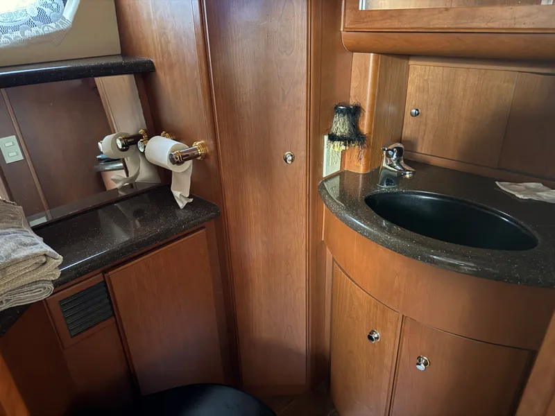 Slide: The Image of Silverton 39 MOTOR YACHT 2004 - 21