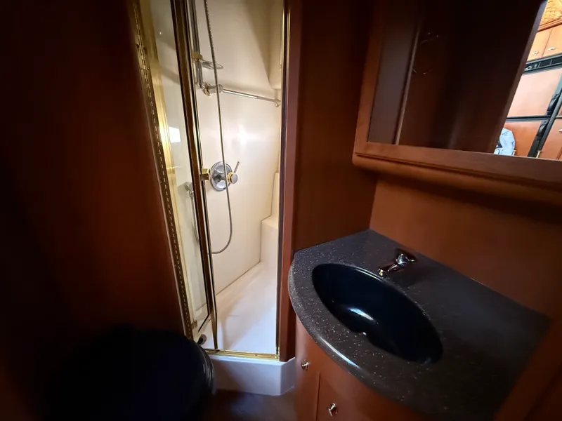 Slide: The Image of Silverton 39 MOTOR YACHT 2004 - 23