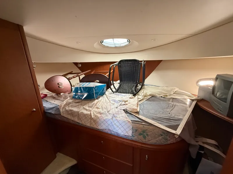 Slide: The Image of Silverton 39 MOTOR YACHT 2004 - 24