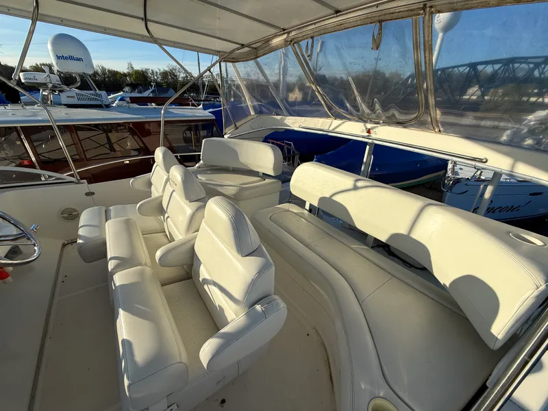 Slide: The Image of Silverton 39 MOTOR YACHT 2004 - 9