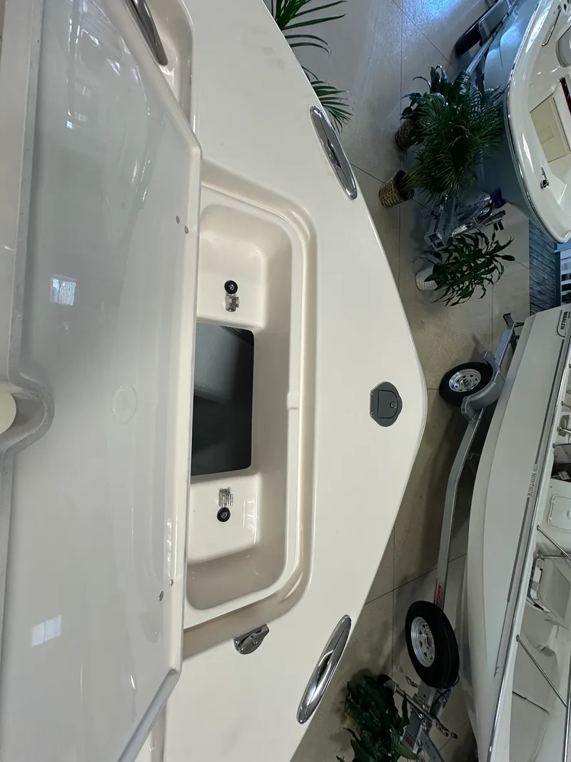 Slide: The Image of Grady-White Fisherman 236 2026 - 14